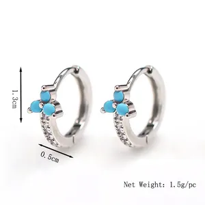 Boucles d'oreilles créoles en argent avec pierres turquoise et zircons étincelants