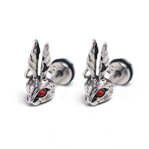 Boucles d'oreilles lapin gothiques en acier avec yeux rouges et fini vintage