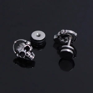 Stainless Steel Skull Head With Headphones Stud Earrings For Men Punk Hip Hop Gothic Jewelry Silver Screw Back Earring
