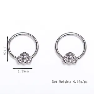 Paire de boucles d'oreilles abeille en acier avec dimensions précises 1,4cm sur 1,35cm