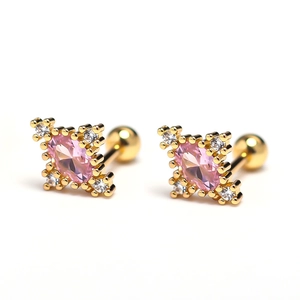 Paire de boucles d'oreilles en acier avec zircon rose ovale et accents en cristal
