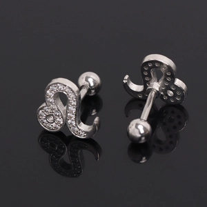 Boucles d'oreilles signe Lion en argent serties de zircones avec fermoir à boule