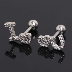 Boucles d'Oreilles de Piercing en Acier Inoxydable Forme Cœur Lettre I U Avec Strass Fermoir à Vis Bijoux Unisex