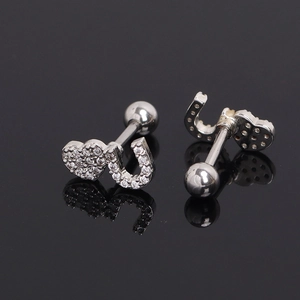 Boucles d'oreilles cœur et chiffre 5 en zircon brillant avec fermeture barbell