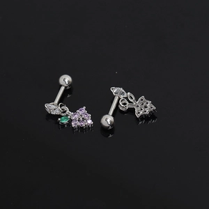 Boucles d'oreilles raisin en argent avec zircons violets et fermoir à boule vissé