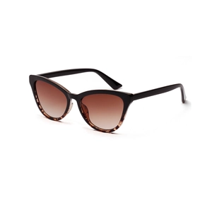 Retro cat-eye sunglasses with tortoiseshell and black frame plus gradient brown lenses