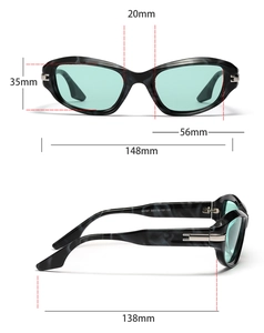 Details der rechteckigen Marmor-Sonnenbrille mit minzgrünen Gläsern und Metallverzierungen