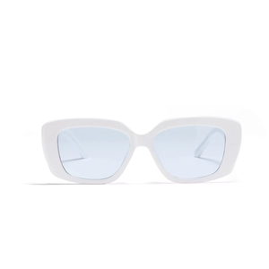 Retro-Sonnenbrille mit weißem Quadratrahmen und hellblauen transparenten Gläsern
