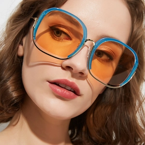 Fashion Large Frame Square Sunglasses Women Retro Ocean Lens Metallic PC Frame UV400 Sun Protection Hip Hop Travel Eyewear