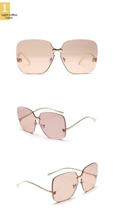 Vues détaillées de lunettes de soleil carrées sans monture avec verres marron clair