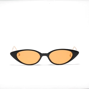 Lunettes de soleil œil-de-chat rétro avec monture noire et verres orange transparents