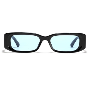 Lunettes de soleil rectangulaires rétro avec monture noire brillante et verres bleus