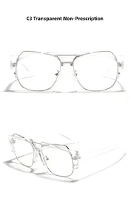 Détail de lunettes carrées transparentes avec structure à double pont en métal argenté
