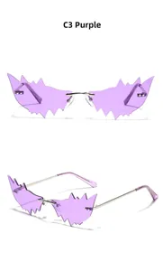 Détails des lunettes œil de chat violettes dentelées avec pont nasal en métal argenté