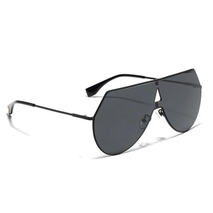 Occhiali da sole aviator oversize futuristici con lenti a maschera nere e montatura