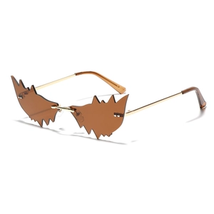 Lunettes de Soleil Oeil de Chat Sans Monture Verres Dentelés Chauve-souris Y2K Fête Halloween Monture Métal Homme Femme