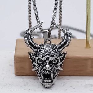 Dunkle Dämonenmaske Anhänger Halskette in Vintage-Silber mit Boxkette für Herren Style