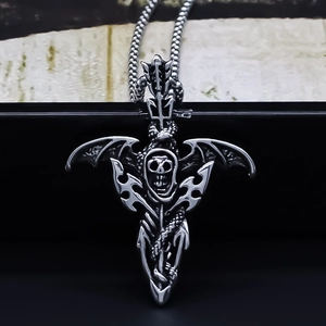 Gothic Punk Totenkopf Flügel Anhänger Halskette Für Herren Damen Retro Versilberte Legierung Hip Hop Rock Streetwear Schmuck