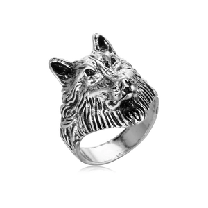 Retro silver wolf head ring with detailed engraving in punk style for men and women