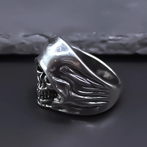 Bague gothique punk tête de mort en argent vintage avec design à capuche pour hommes