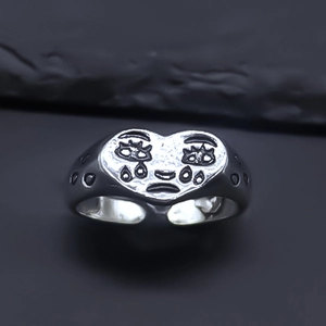 Retro punk style crying face heart ring in silver alloy with adjustable open band for men