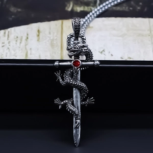 Collier Pendentif Épée de Dragon Style Chinois Vintage Alliage Strass Rouge Punk Gothique Bijoux Pour Unisexe Cadeau