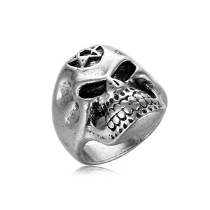 Anello teschio punk argento retrò con incisione a pentagramma e finitura gotica