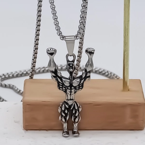 Collier avec pendentif bodybuilder en argent pour homme avec chaîne à mailles carrées