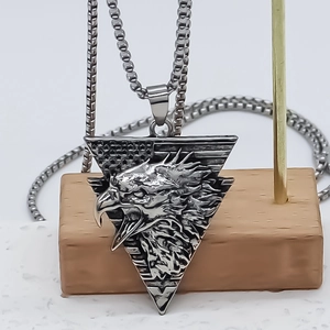 Collier pour homme avec pendentif aigle inversé et relief drapeau américain style vintage