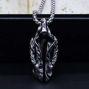 Collier Pendentif Cape à Capuchon en Alliage Punk Gothique Chaîne de Boîte en Argent Vintage pour Hommes Femmes Bijoux de Mode