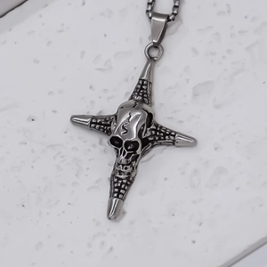 Retro gothic skull cross pendant necklace in vintage silver finish for men