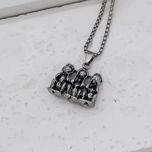 Collana punk vintage con ciondolo tre scimmie sagge e catena a maglia quadrata