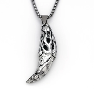 Collier punk vintage avec pendentif dent et découpe de flamme en argent antique pour hommes