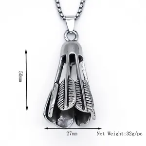 Collier pendentif volant de badminton en métal poli avec dimensions et mesures détaillées