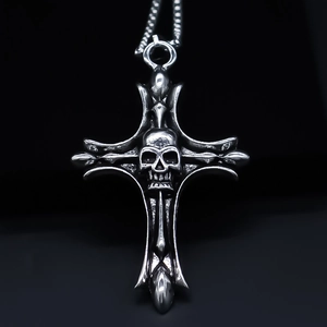 Collana con Pendente a Croce e Teschio Punk Gothic in Lega Argento Gioielli Hip Hop per Uomo Donna Collana a Catena Lunga Vintage Retro