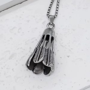 Collier pendentif volant de badminton en acier inoxydable argenté avec chaîne maille