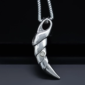 Collier avec Pendentif en Cône Pointu en Alliage de Strass à la Mode pour Homme Femme Argent Twist Corne Croc Hip Hop Punk Bijoux