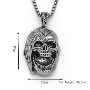 Collier pendentif crâne style punk finition argentée, 47mm x 26mm, poids 33g