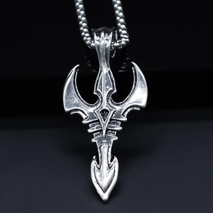 Collier Pendentif Épée Trident en Alliage Punk Gothique pour Hommes Argent Rétro Hip Hop Streetwear Bijoux Accessoires pour Hommes Unisexe