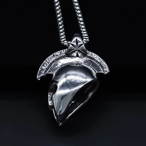 Retro Spartan Warrior Helmet Pendant Necklace Alloy Electroplated Punk Goth Style Men Women Jewelry Accessory Silver