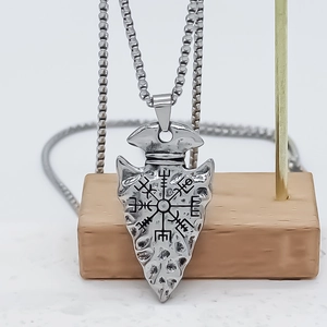 Nordic viking vegvisir compass arrow pendant necklace with hammered metal texture