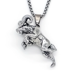 Pendentif bélier style punk en argent antique avec chaîne à mailles carrées pour homme