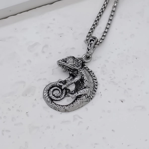 Vintage silver chameleon lizard pendant necklace with detailed scales and box chain