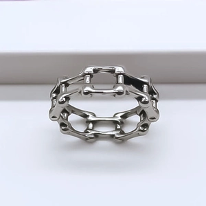 Industrial style silver chain ring with hollow rectangular link design for men and women