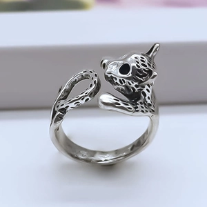 Retro leopard animal open ring with black spotted silver finish and adjustable band