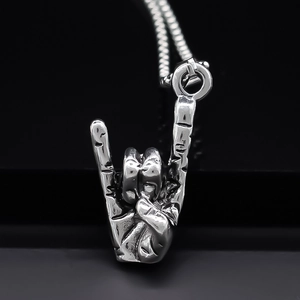Retro Alloy Rock Hand Gesture Pendant Necklace Hip Hop Punk Distressed Silver Tone Clavicle Chain Jewelry For Men Women