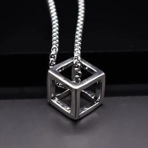 Collana con Ciondolo a Cubo 3D Geometrico Vintage Unisex Colore Argento Lega Catena a Scatola Gioielli Minimalisti Regalo
