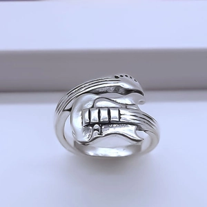 Vintage silver guitar open ring with detailed strings and bridge for street style fashion