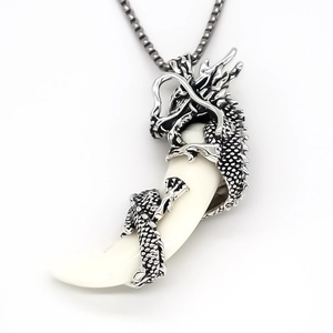 Collier pendentif dragon et dent de loup punk gothique avec chaîne de boîte en métal vintage