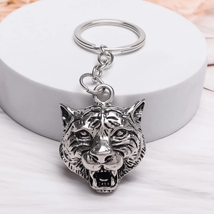 Vintage silver tiger head relief keychain with geometric round clasp for men bags